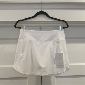 Athleta Run With It 14” Skort in white size small